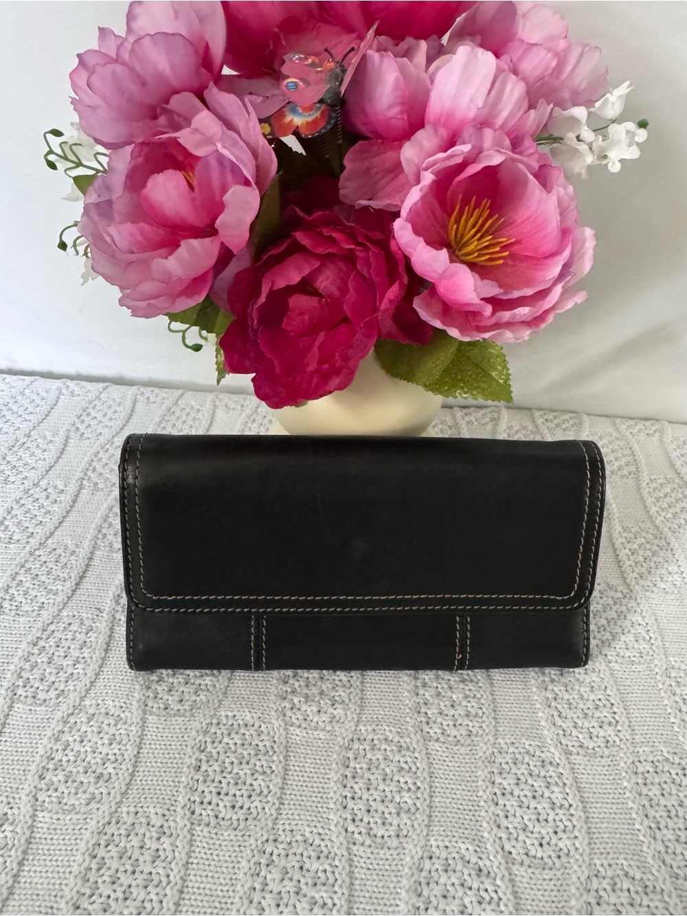 Clarks EUC black leather long snap wallet